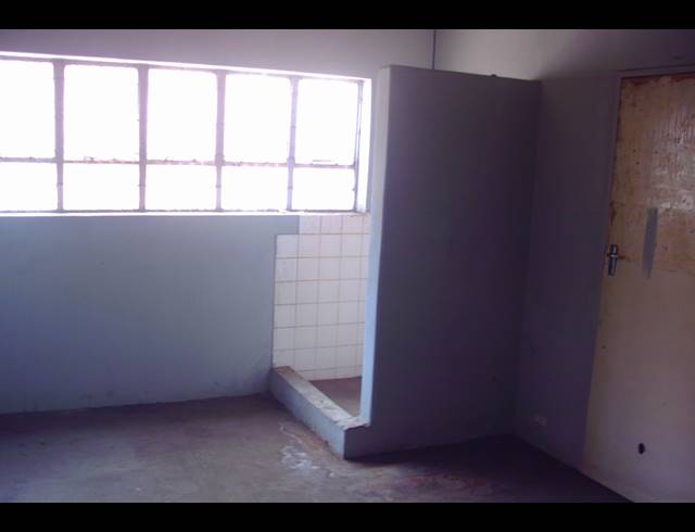 Warehouse property to rent in ANDERBOLT